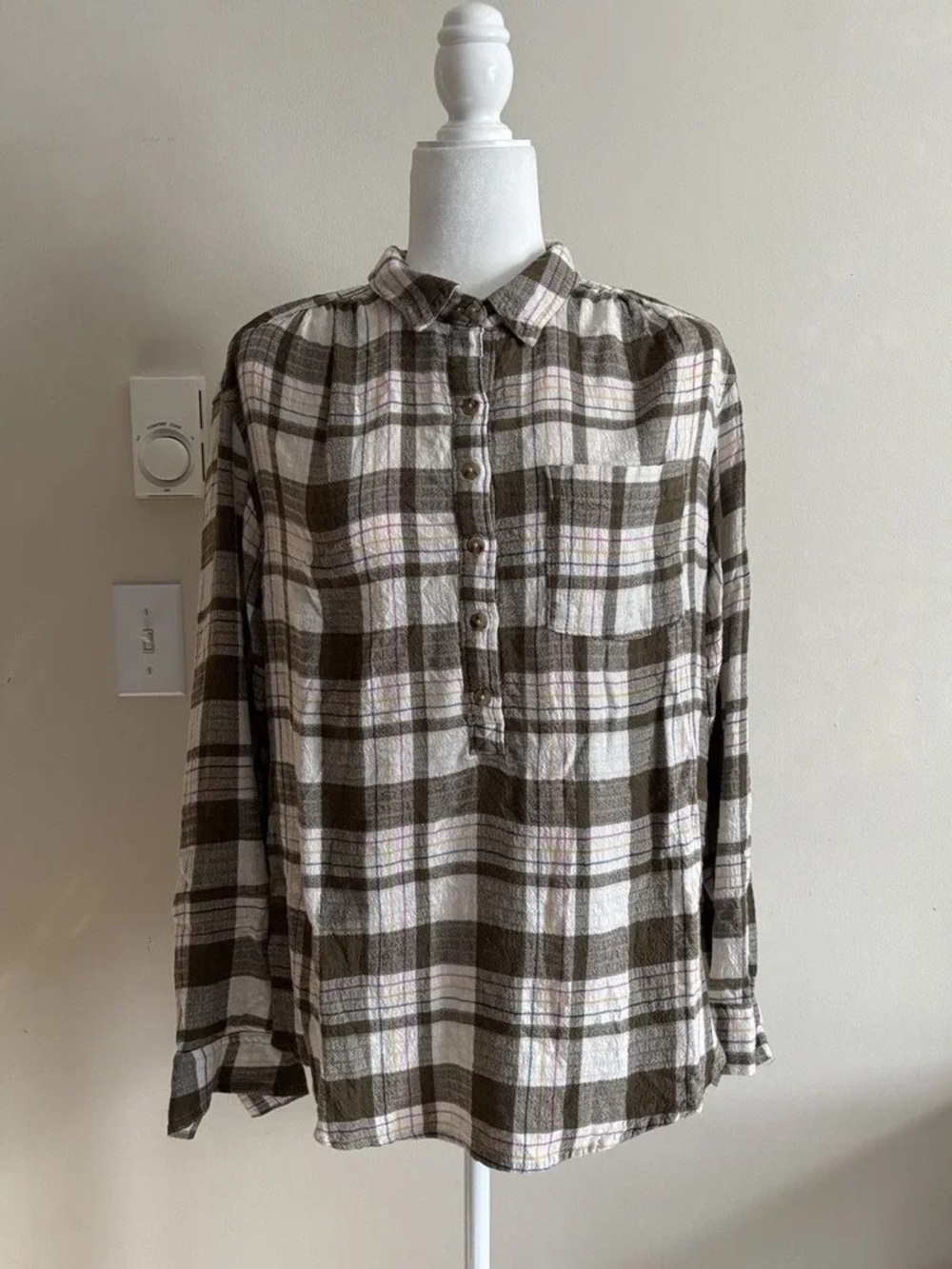 Woven Plaid Button-Up Shirt in Olive & Cream